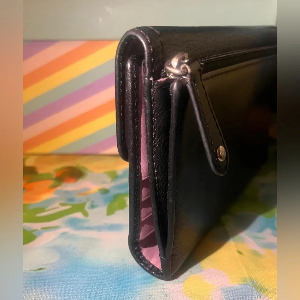 Coach Madison Black Leather Envelope Wallet with Horse & Carriage Silver Logo